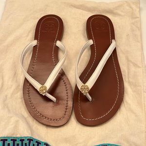 Tory Burch White Sandals size 7 Gently Used